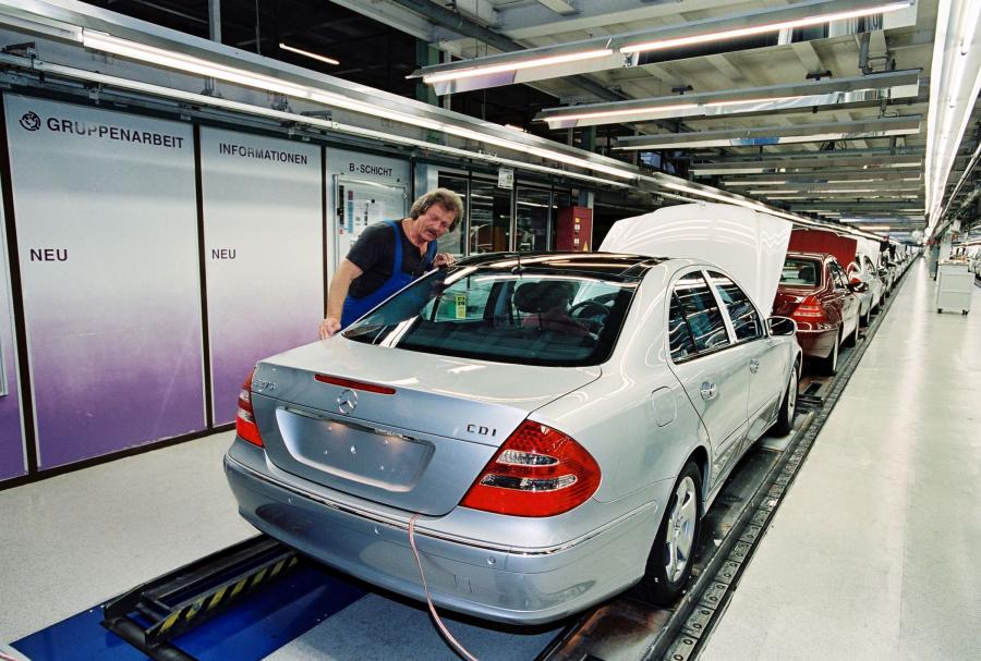  Mercedes-Benz E-Class 2002 года  (фото 156 из 448)